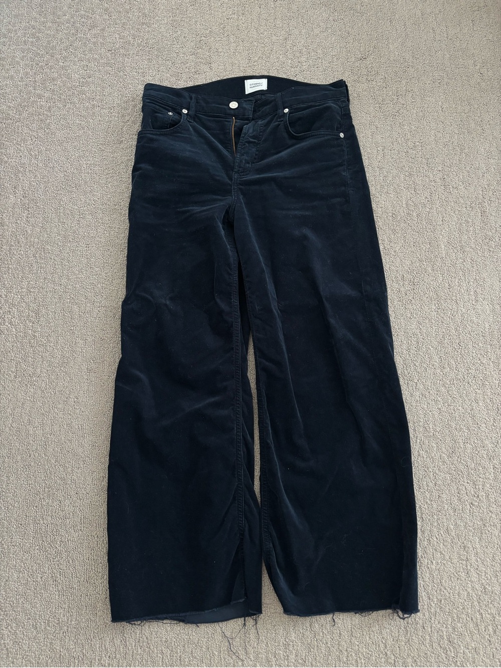 Citizens of Humanity Lyra Wide Leg Crop Corduroy in Navy - Size 26